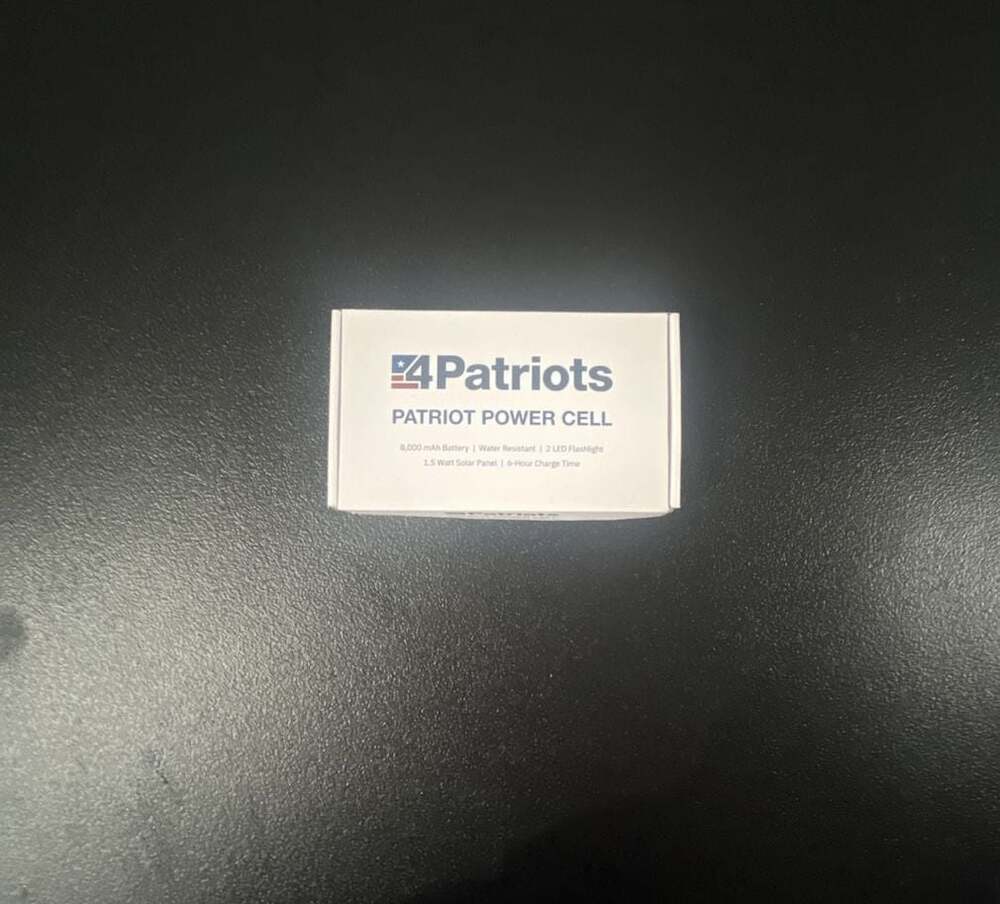 4Patriots Patriot Power Cell 8000 mAh Solar Portable Charger with LED Flashlight